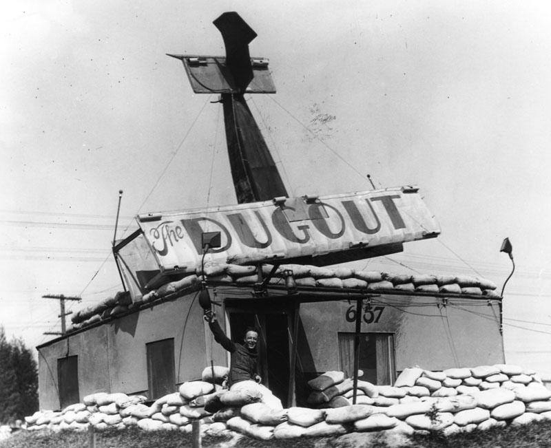 1929_the_dugout_sandwich_shop_in_los_angeles.jpg