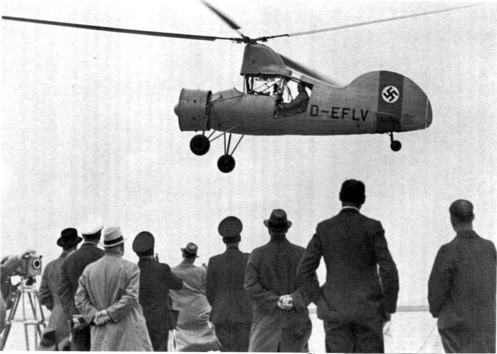 1940_flettner_fl265_helicopter_during_a_demonstration_to_high-ranking_nazi_officials.jpg