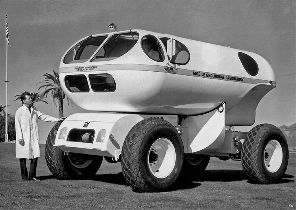 1965_mobile_geological_lab_molab_extended_mission_lunar_vehicle_prototype_rolled_out_by_general_motors.jpg