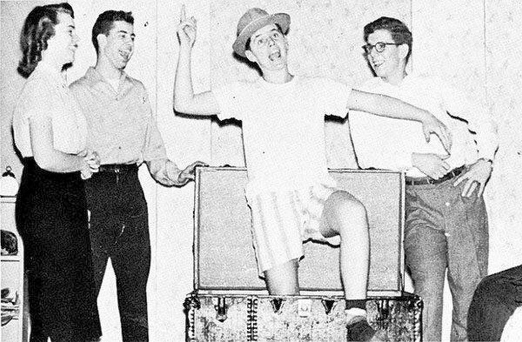 1952_korul_jack_nicholson_performing_in_a_play_at_his_high_school.jpg