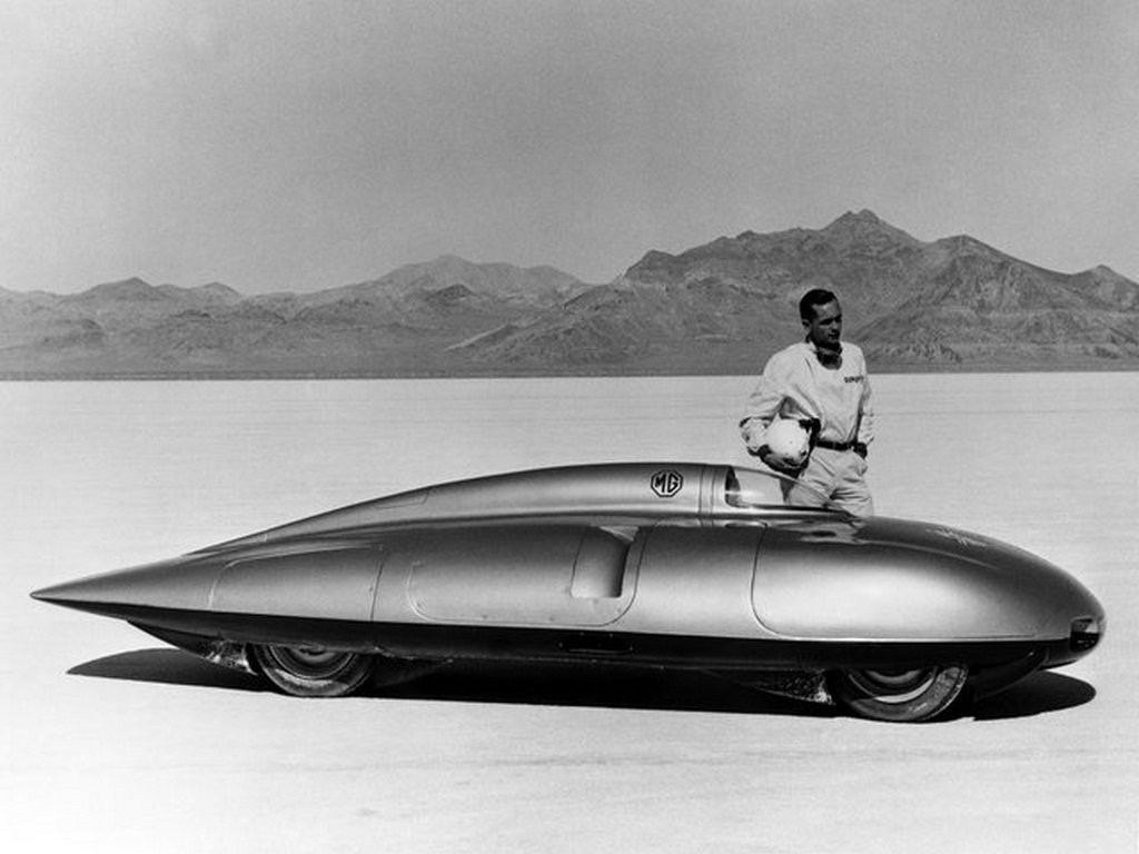 1957_auto_racing_icon_stirling_moss_and_the_mg_ex-181_at_the_bonneville_salt_flats.jpg