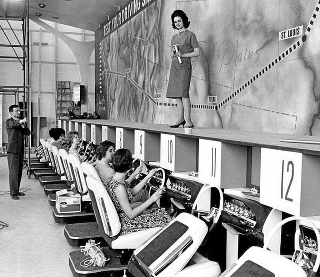 1962_driving_simulators_at_century_21_exposition_world_s_fair_in_seattle.jpg