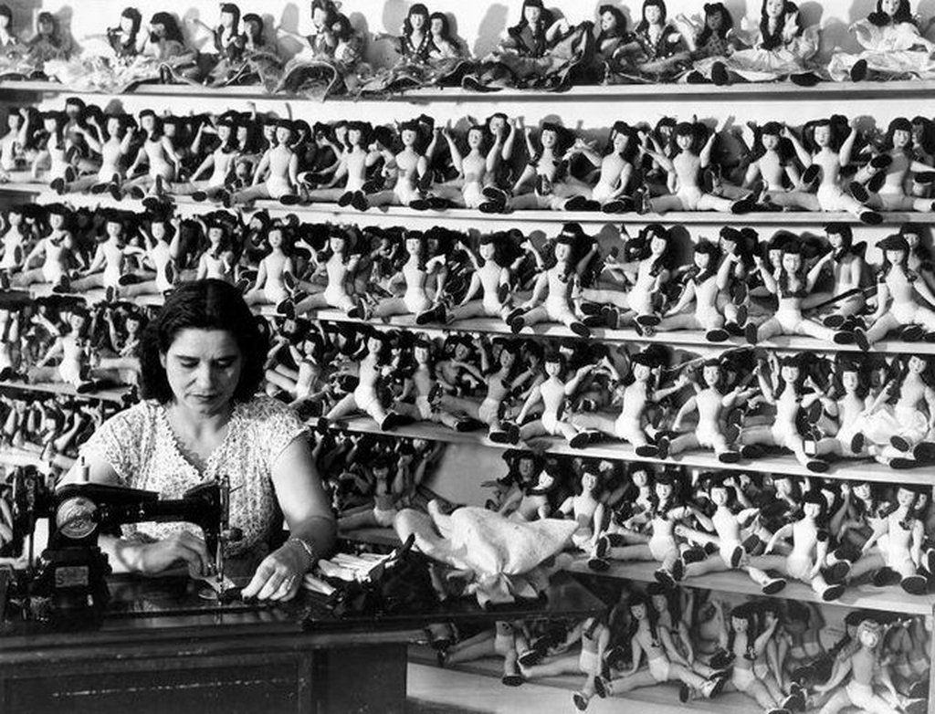 1947_making_dolls_at_the_puerto_rico_industrial_development_company_isla_verde_puerto_rico.jpg