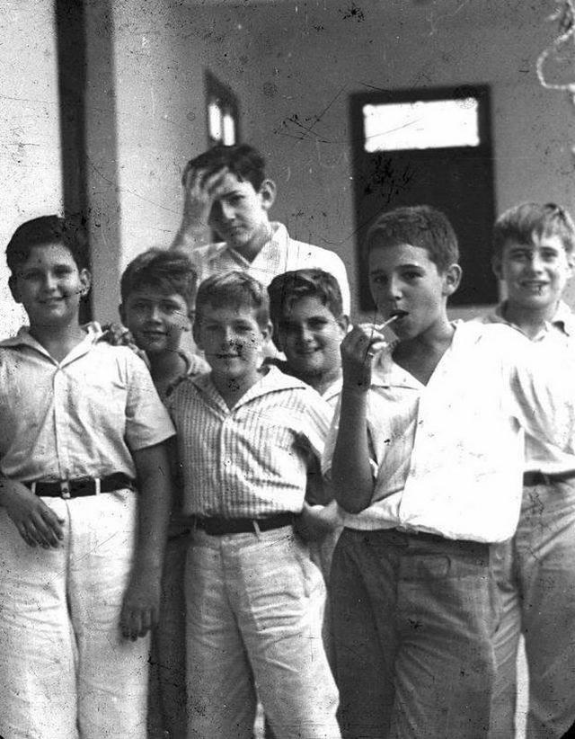 1937_a_group_of_havana_schoolboys_the_boy_with_the_lollipop_is_fidel_castro.jpg