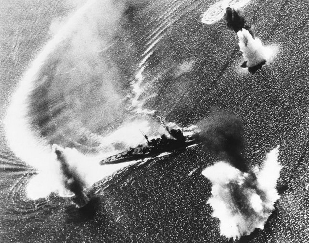 1944_november_5_japanese_cruiser_nachi_maneuvering_under_air_attack_in_manila_bay_philippines.jpg