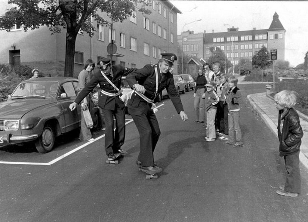 1976_swedish_policemen_trying_out_the_new_skateboard.jpg