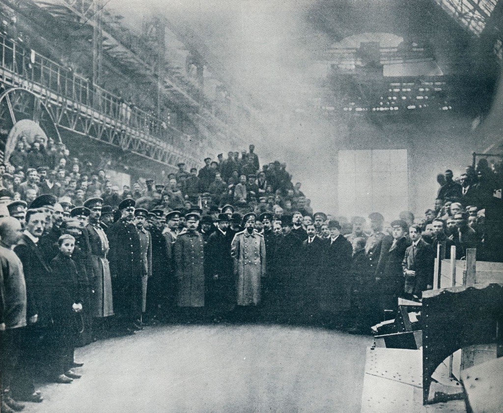 1914_1914_ii_miklos_a_putilov_gyar_munkasai_kozott.jpg