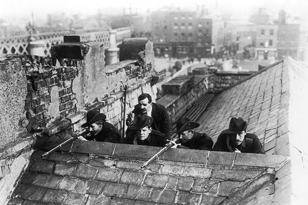 1916_irish_citizen_army_soldiers_on_rooftops_of_dublin_before_the_easter_rising.jpg