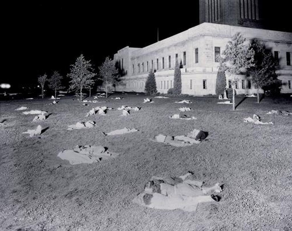 1936_julius_residents_of_lincoln_nebraska_sleep_on_the_lawn_of_the_state_capitol_building_during_the_worst_heat_wave_in_american_history.jpg