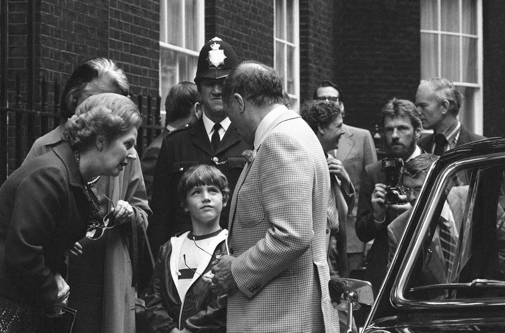 1980_pierre_trudeau_prime_minister_of_canada_meeting_margret_thatcher_1980_his_son_justin_is_seen_in_the_background.jpg