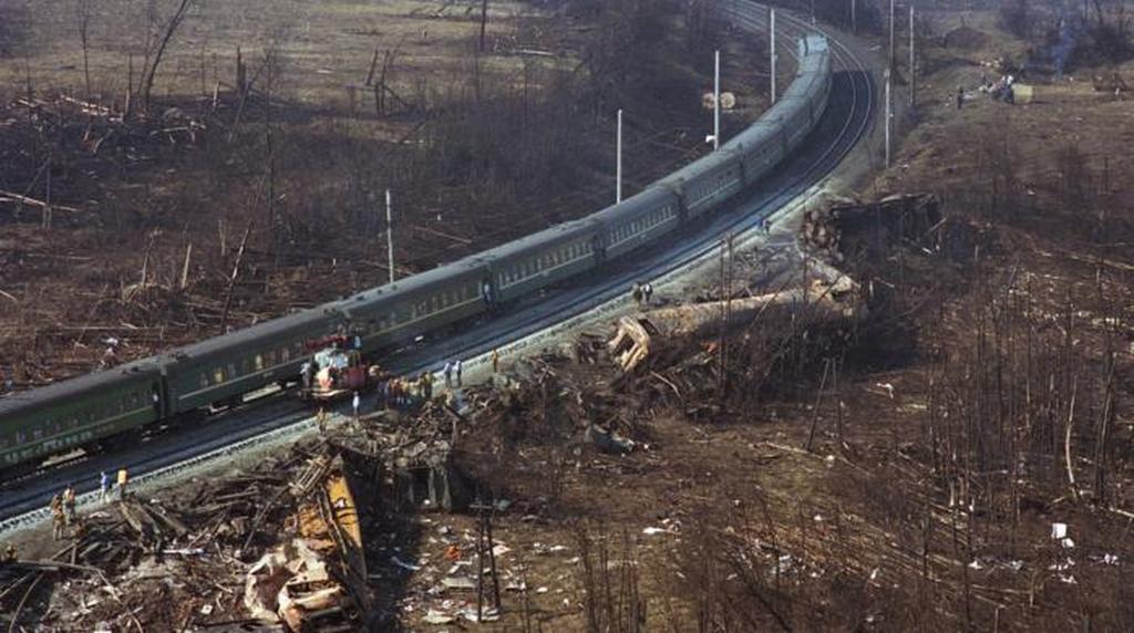 1989_a_sziberiai_vasut_mar_majdnem_felujitott_szakasza_ufa_kozeleben_a_vasuti_baleset_helyen.jpeg