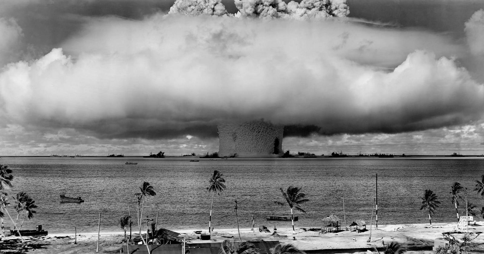 1946. Bikini atoll, kísérleti nukleáris robbantás..jpg