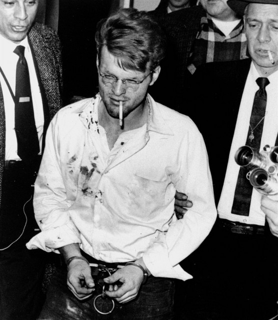 1958_februar_1_handcuffed_spree-killer_charles_starkweather.jpeg