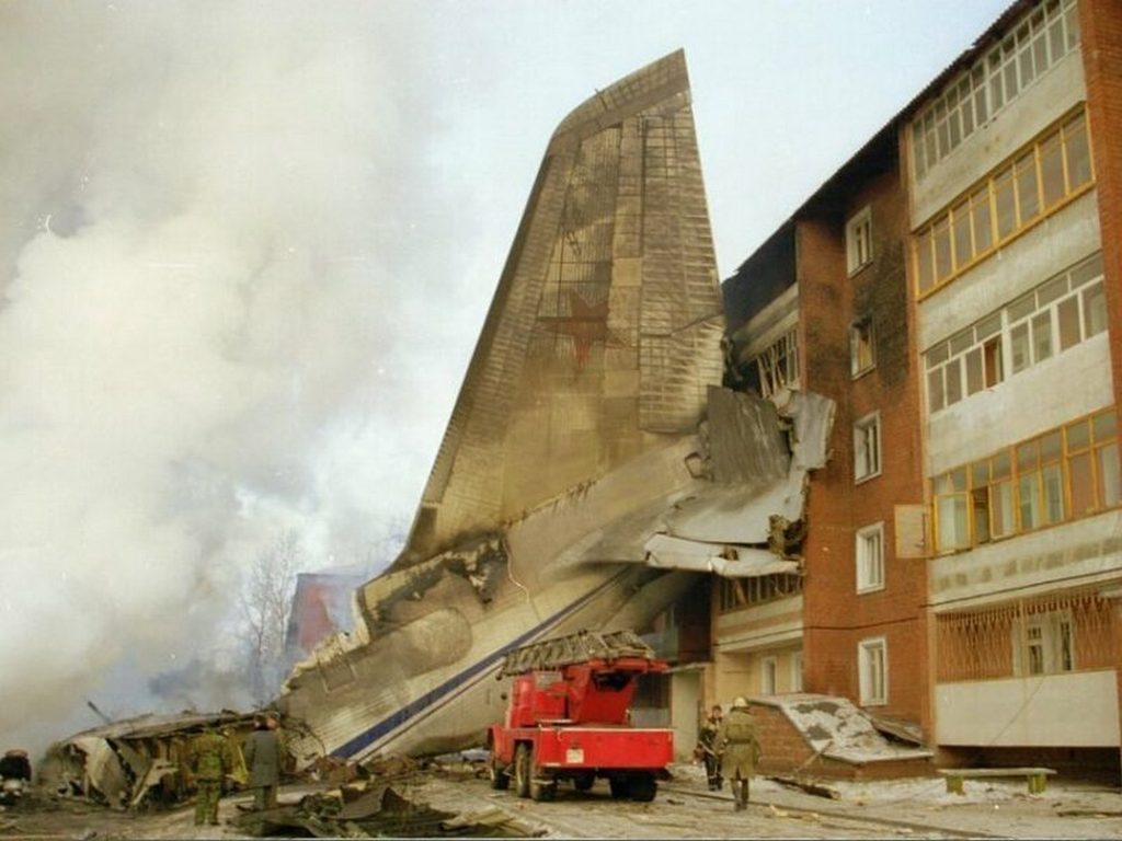 1997_an-124_ruslan_catastrophe_in_irkutsk1.jpg