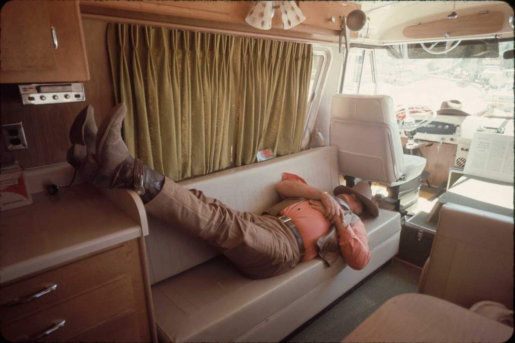 1969_john_wayne_takes_a_break_during_the_filming_of_the_undefeated.jpg