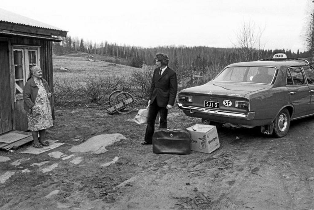 1971_finnish_immigrant_returns_home_from_sweden.jpg