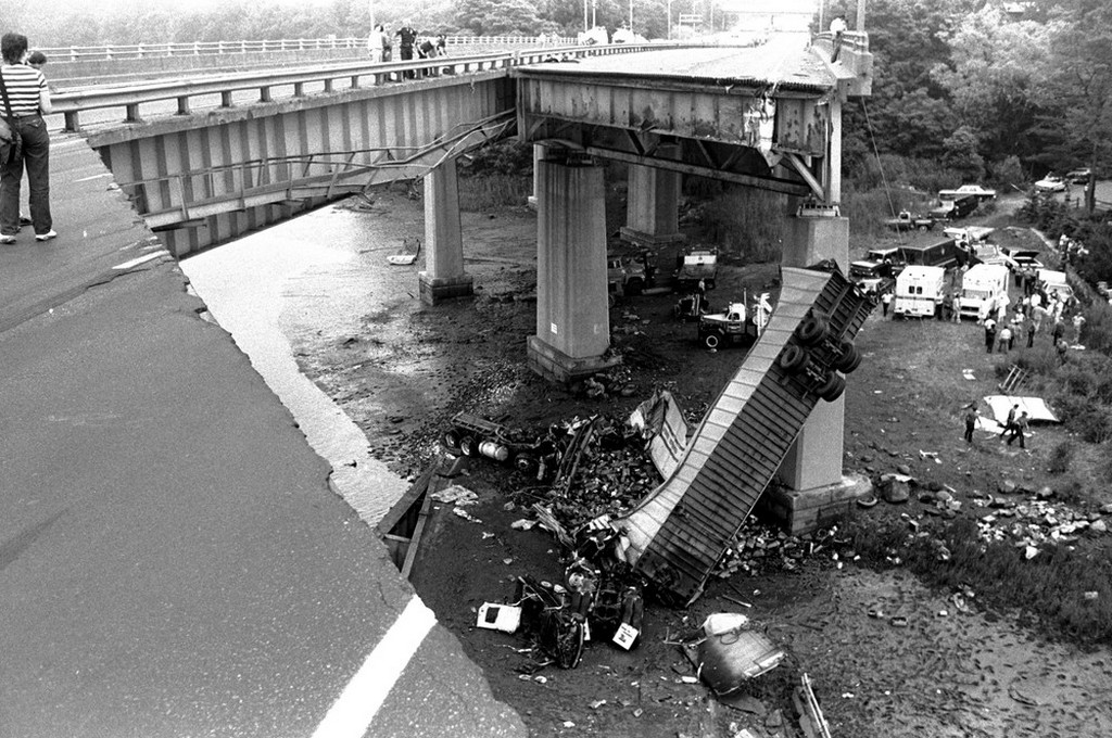 1983_a_100-foot-long_section_of_the_interstate_95_bridge_spanning_the_mianus_river_in_greenwich_ct_collapsed_june_29_3_killed_and_3_seriously_injured_when_their_vehicles_plunged_70_feet_to_the_river.jpeg