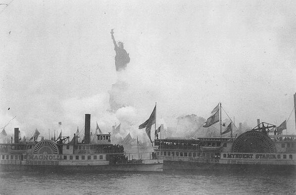 1886_the_inauguration_of_the_statue_of_liberty_in_new_york_harbor.jpg