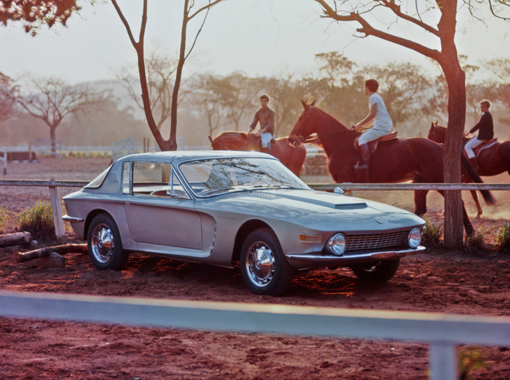 1964_brasinca_uirapuru_brazil_sportauto_a_4_2_literes_chevrolet_motorral_szerelt_kocsibol_harom_ev_alatt_73_darabot_gyartottak_cr.jpg