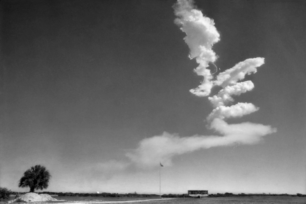 1986_what_looks_like_an_unusual_cloud_formation_viewed_from_a_distance_is_in_fact_the_remains_of_the_space_shuttle_challenger_which_exploded_73_seconds_into_its_flight_about_10_miles_in_t.jpg