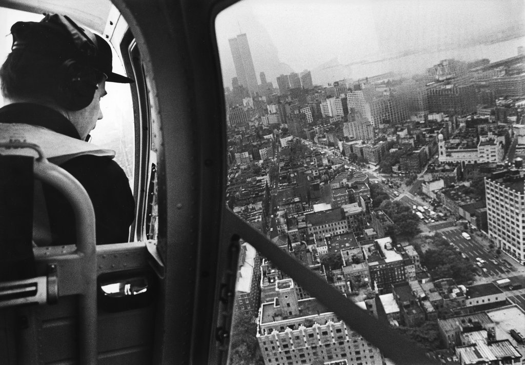 1979_new_york_city_police_aviation_unit_scoured_soho_rooftops_in_the_growing_search_for_etan_patz_the_boy_who_disappeared_on_his_way_to_a_bus_stop_38_ev_utan_lett_meg_gyilkosa.jpg