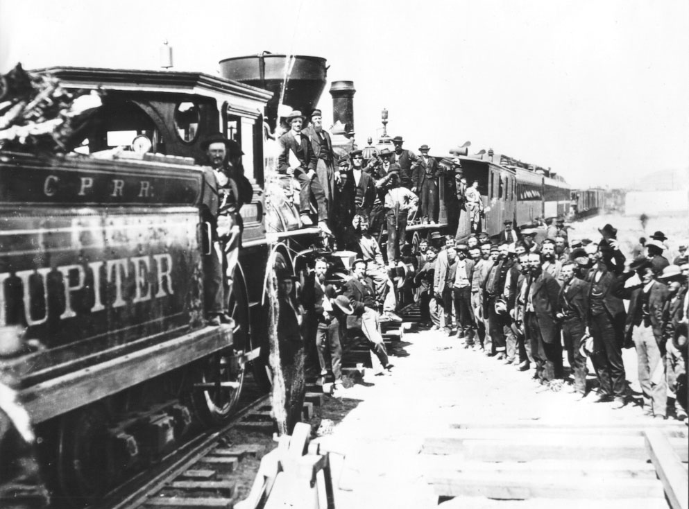 1869. A Utah állambeli Promontory Summitban ért össze az Első Transzkontinentális Vasút vonala, amely az Egyesült Államok keleti és nyugati partvidékét kötötte össze..jpg