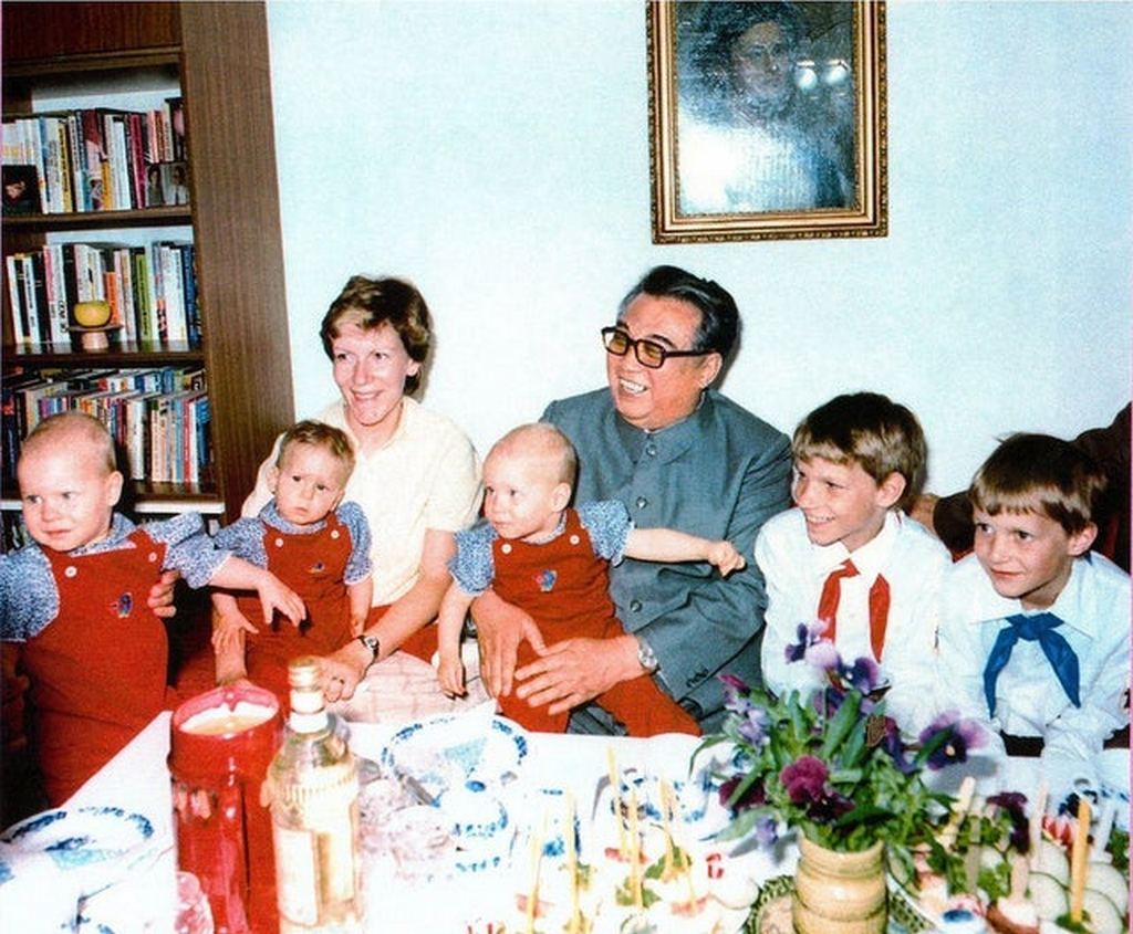 1984_north_korean_dictator_kim_il-sung_center_meets_a_german_family_during_his_visit_to_east_germany.jpg