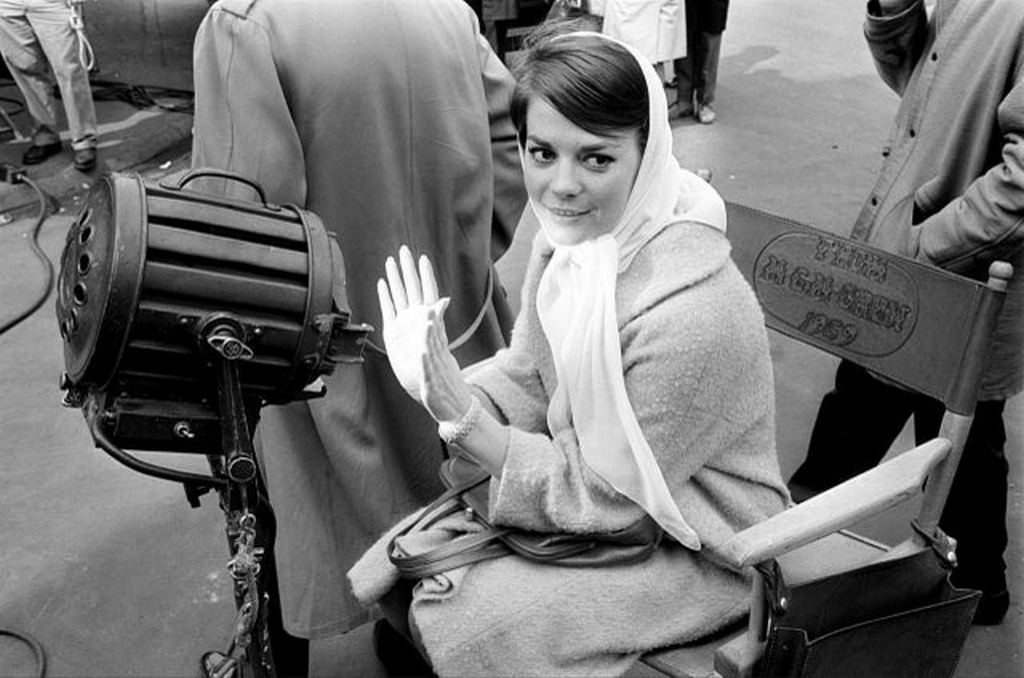 1963_natalie_wood_warming_her_hands_on_the_new_york_set_of_love_with_the_proper_stranger.jpg