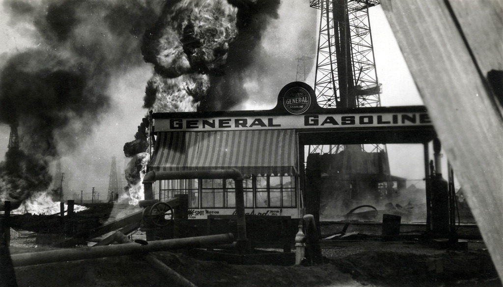 1929. Santa Fe (Kalifornia) Warman kutak olajtüze..jpg