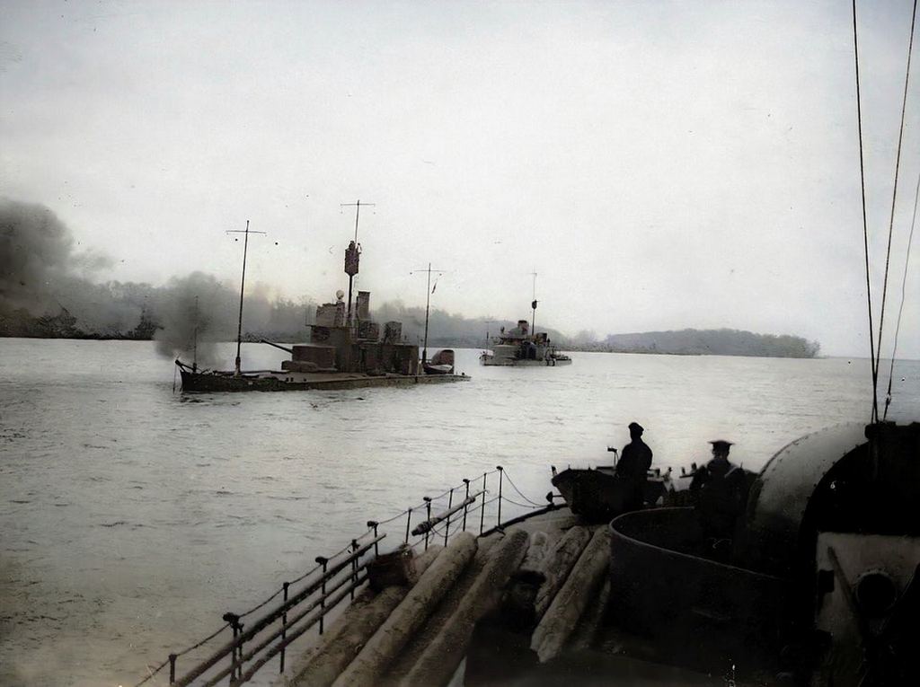 1916_river_monitors_of_austro-hungarian_danube_flotilla_in_action_during_counter-offensive_against_romania_ww1.jpg