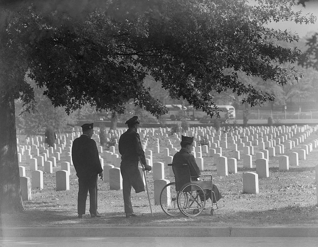 1951_american_veterans_from_world_war_2_arlington_national_cemetery.jpg