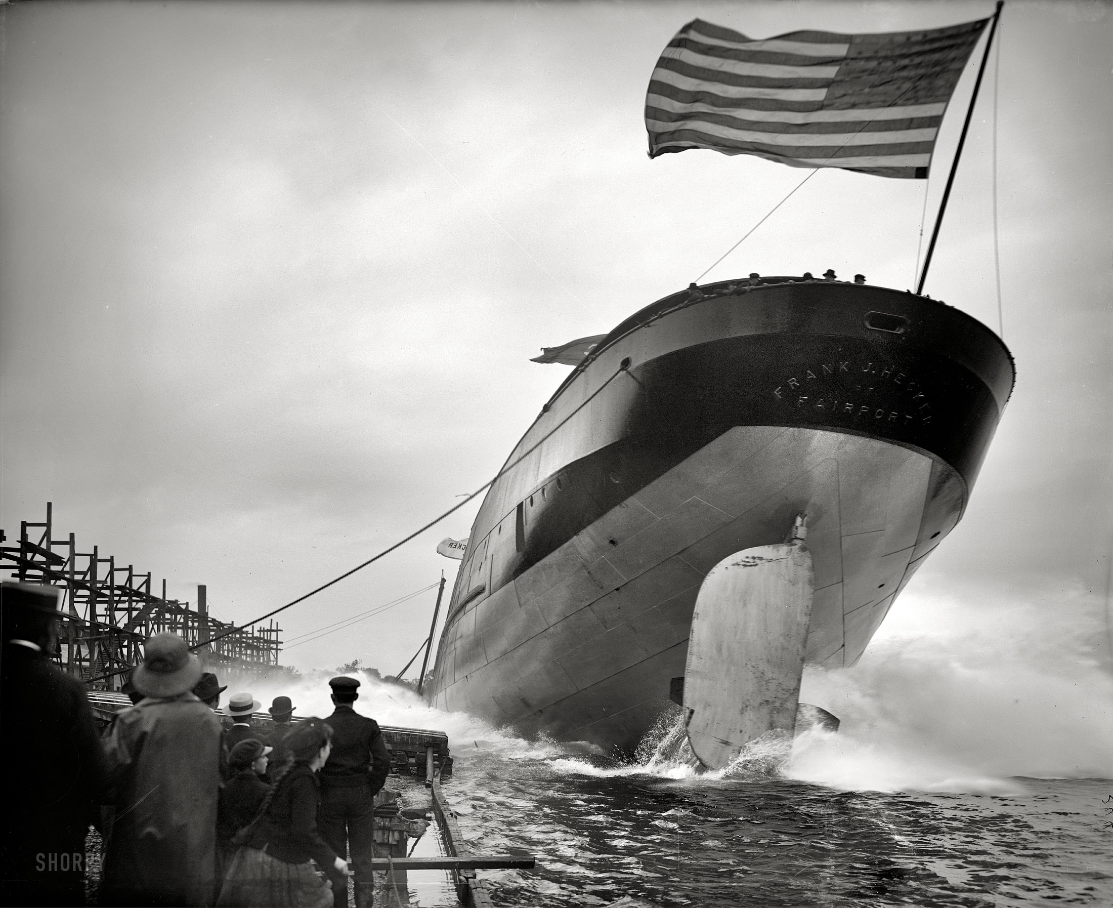 1905. A Frank J. Hecker gőzös vízrebocsátása a nagy tavanál,  St. Clair, Michigan..jpg