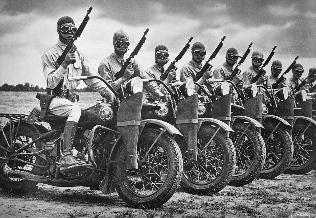 1942_the_harley-davidson_motor_co_built_more_than_90_000_motorcycles_during_world_war_ii_for_the_armed_forces.jpg