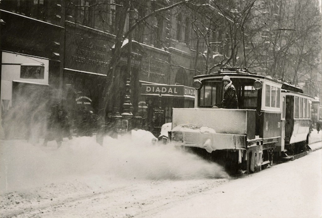 1940_villamos_hoeke_munkaban_budapesten.jpg