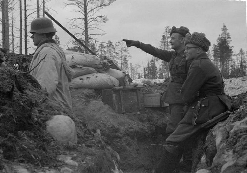 1942_finnish_lieutenant_killed_by_sniper_after_carelessly_observing_soviet_positions_with_his_adjutant_during_the_continuation_war.jpg