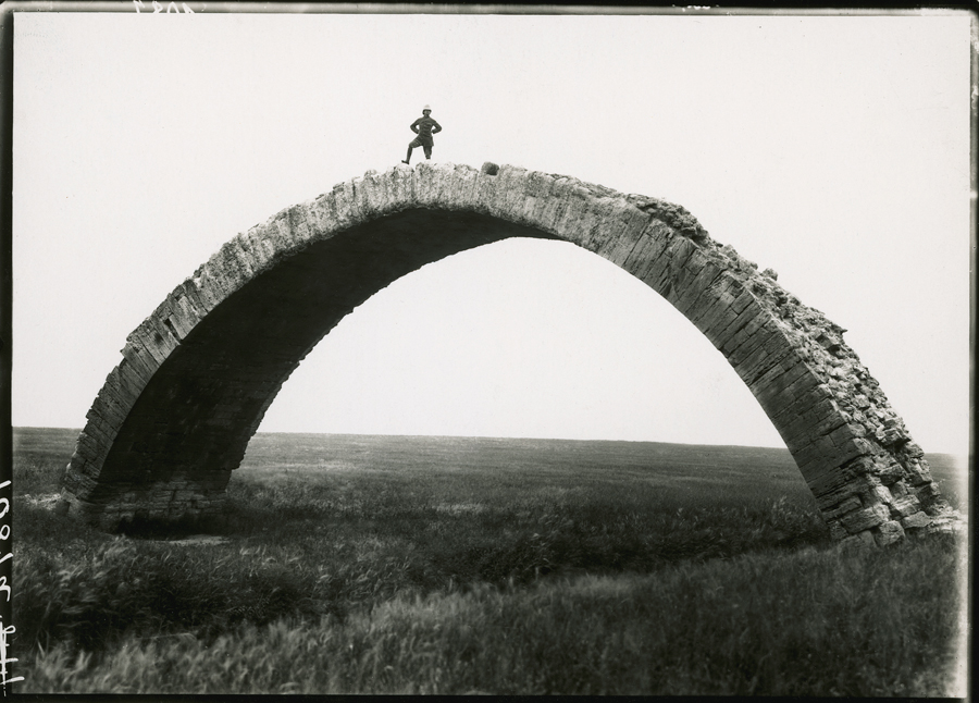 1920. Római (!) híd maradványa Wadi al Murr, Moszul, Irak..jpg