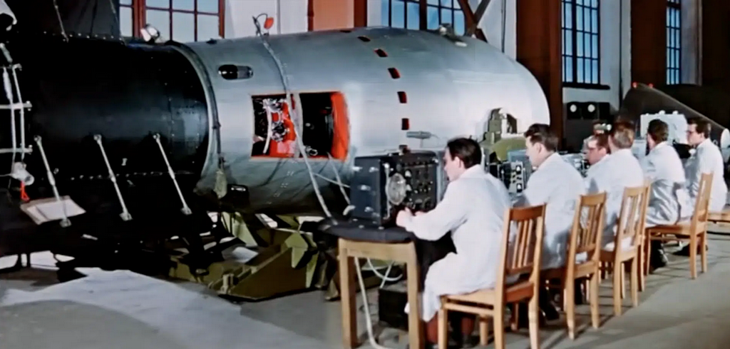 1961_technicians_working_on_the_soviet_tsar_bomba_the_largest_nuclear_bomb_ever_built.png