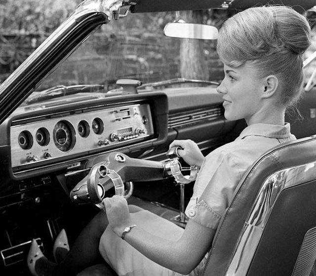 1965_ford_introduced_the_wrist_twist_steering_for_cars.jpg