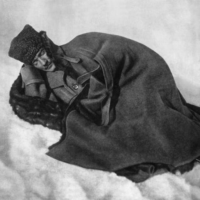 1921_ataturk_rests_on_the_snow_during_the_turkish_war_of_independence.jpg