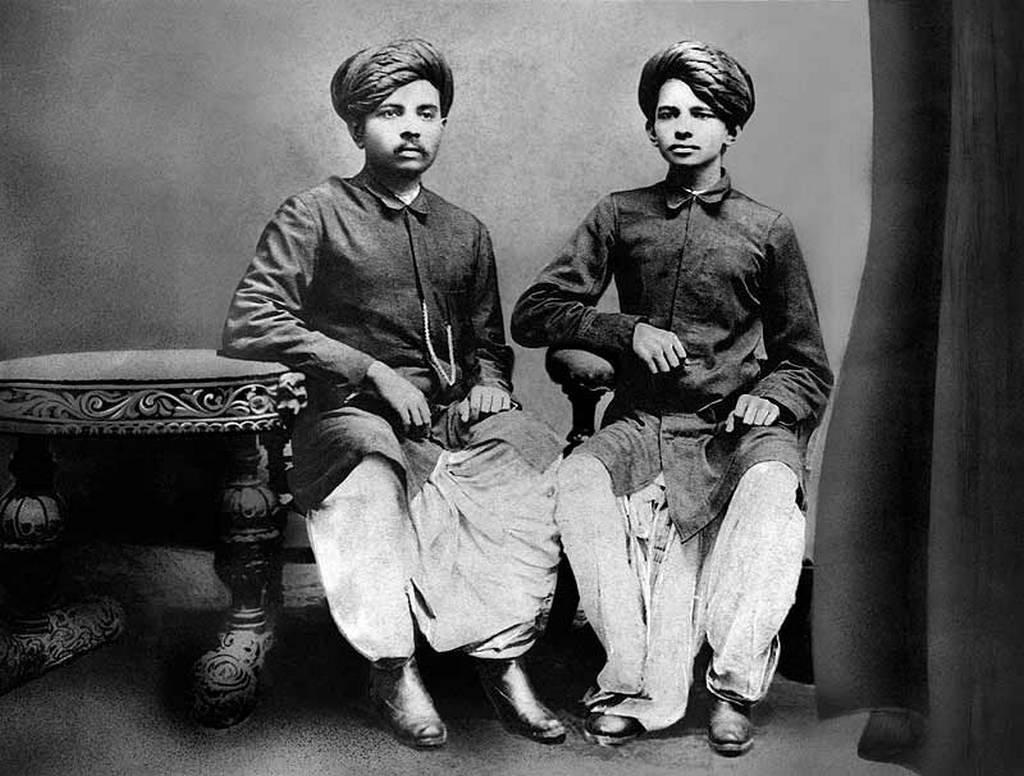 1886_mahatma_gandhi_with_his_elder_brother_laxmidas_india.jpg
