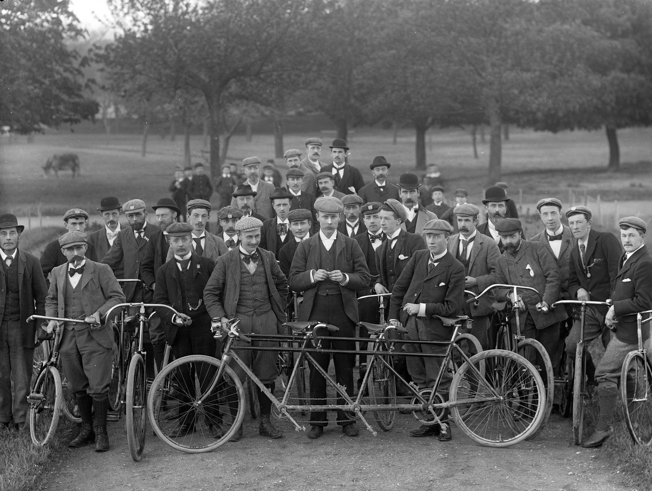 1897. Waterford biciklis klub, Írország..jpg