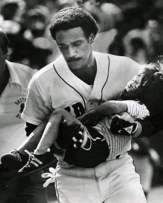 1982_ball_hit_a_4_year_old_boy_in_the_head_at_fenway_park_jim_rice_realizing_in_a_flash_that_it_would_take_emts_too_long_to_arrive_boy_and_got_him_to_the_dugout_where_the_red_sox_medical_team_gave_him_1st_aid.jpg