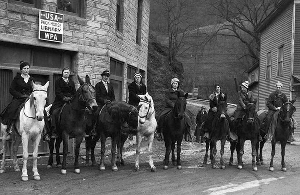 1938_women_librarians_delivering_books_on_horseback_in_kentucky.jpg