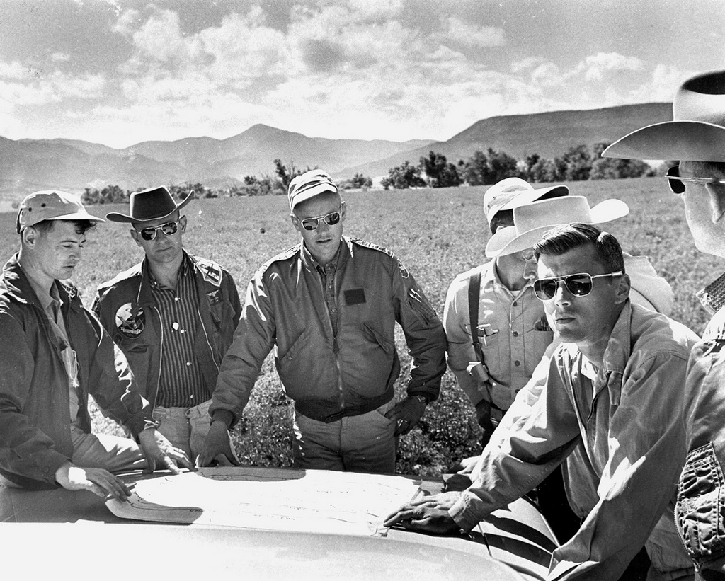 1964_apollo_astronauts_alan_bean_neil_armstrong_bill_anders_and_roger_chaffee_in_new_mexico_for_geology_training.jpg