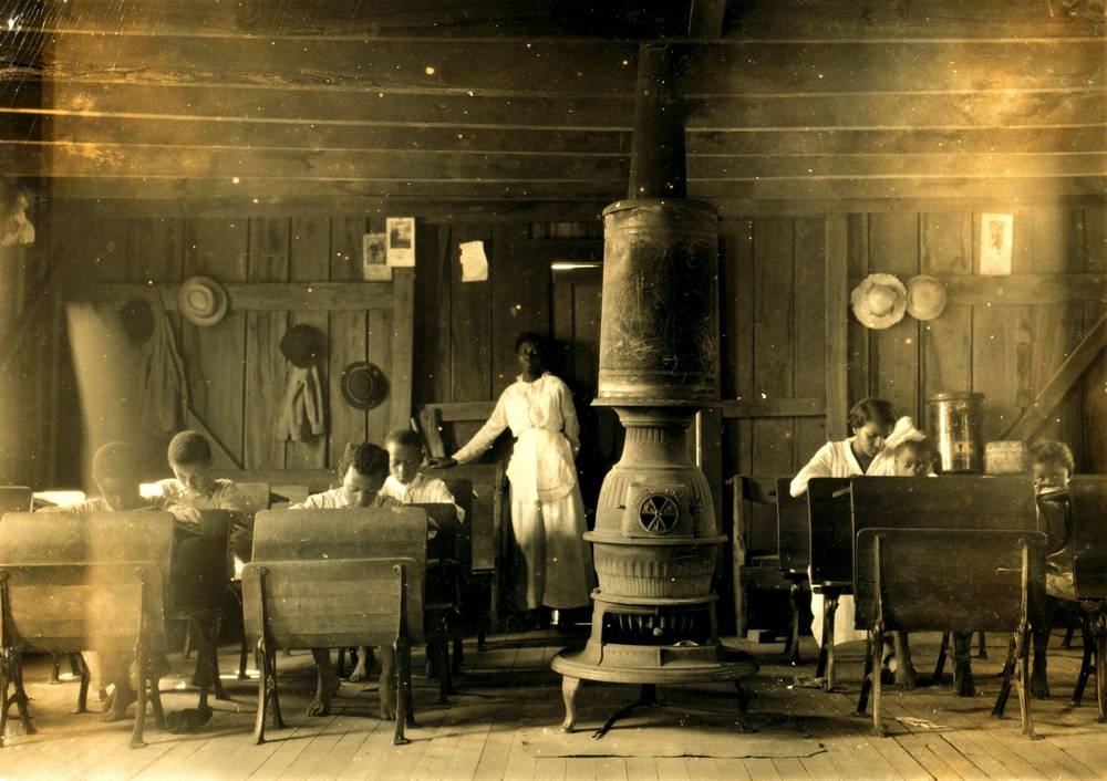 1916. Színesbőrűek általános iskolája. Anthoston, Kentucky. Lewis Hine felvétele..jpg