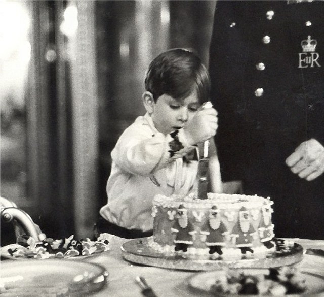 1953_prince_charles_during_his_fifth_birthday_at_buckingham_palace2.jpg
