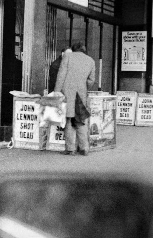 1980_paul_mccartney_buying_a_newspaper_the_day_after_john_lennon_was_killed_december_9_1980_linda_mccartney_took_the_photo.jpg