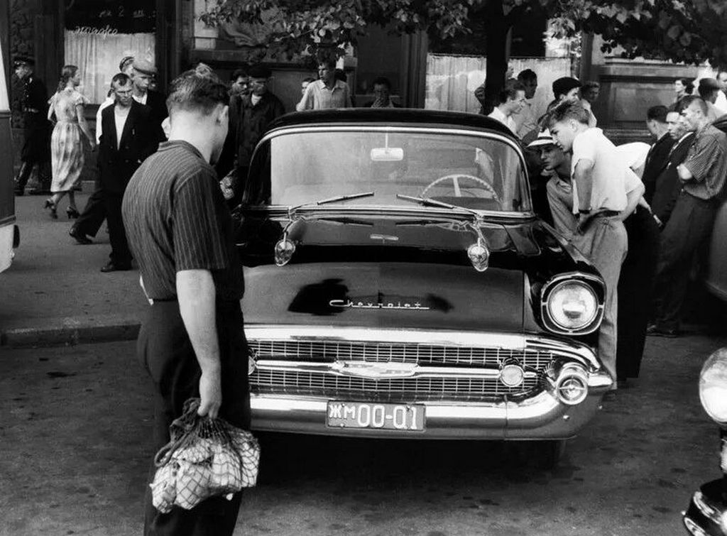 1957_amerikai_chevrolet_gepkocsi_moszkvaban_cr.jpg