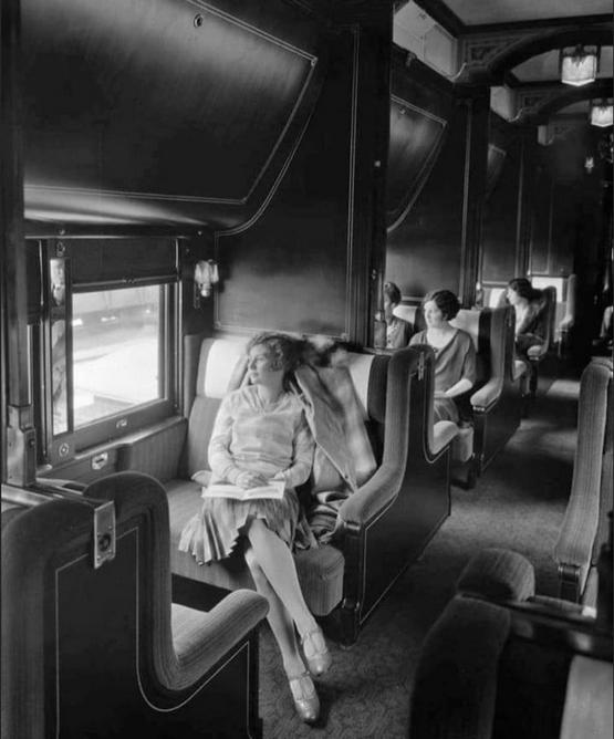 1929_first_class_sleeping_car_on_a_train.jpg