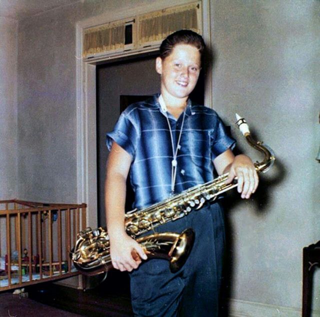 1958_bill_cliton_with_his_tenor_saxophone.jpg